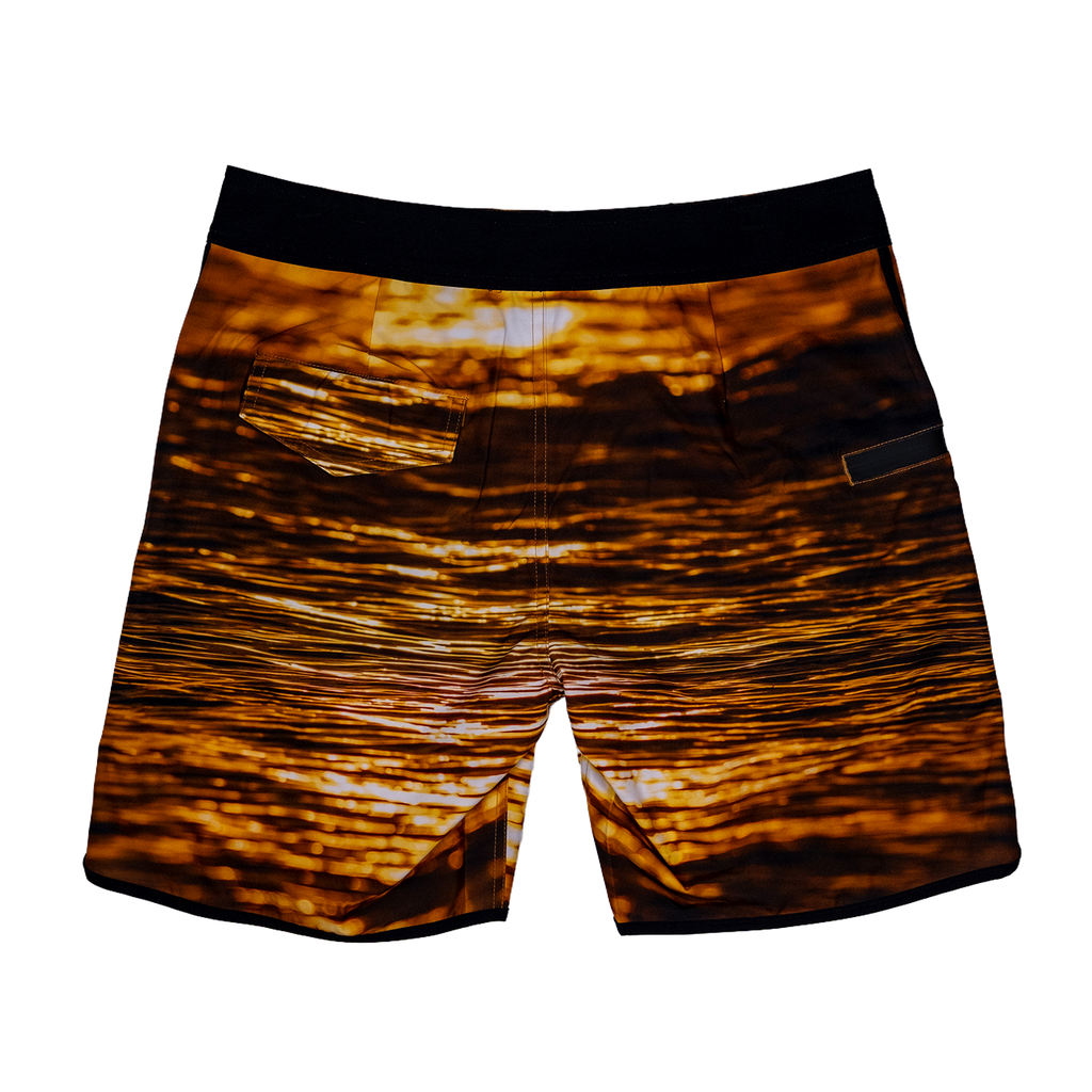 Pantaloneta inspirada en el amanecer en Puerto Viejo Costa Rica
