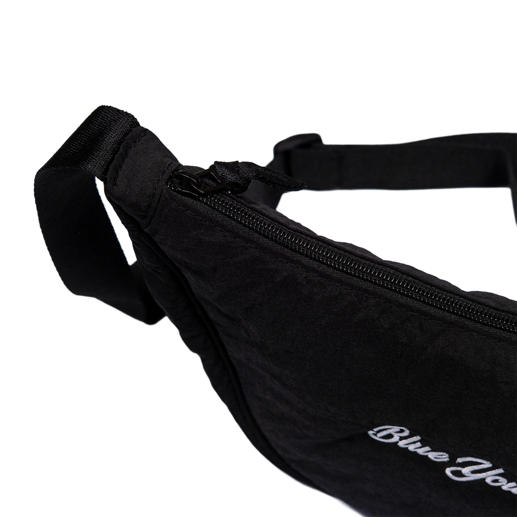 Shoulder bag negro marca Blue Youth diseñado en Puerto Viejo