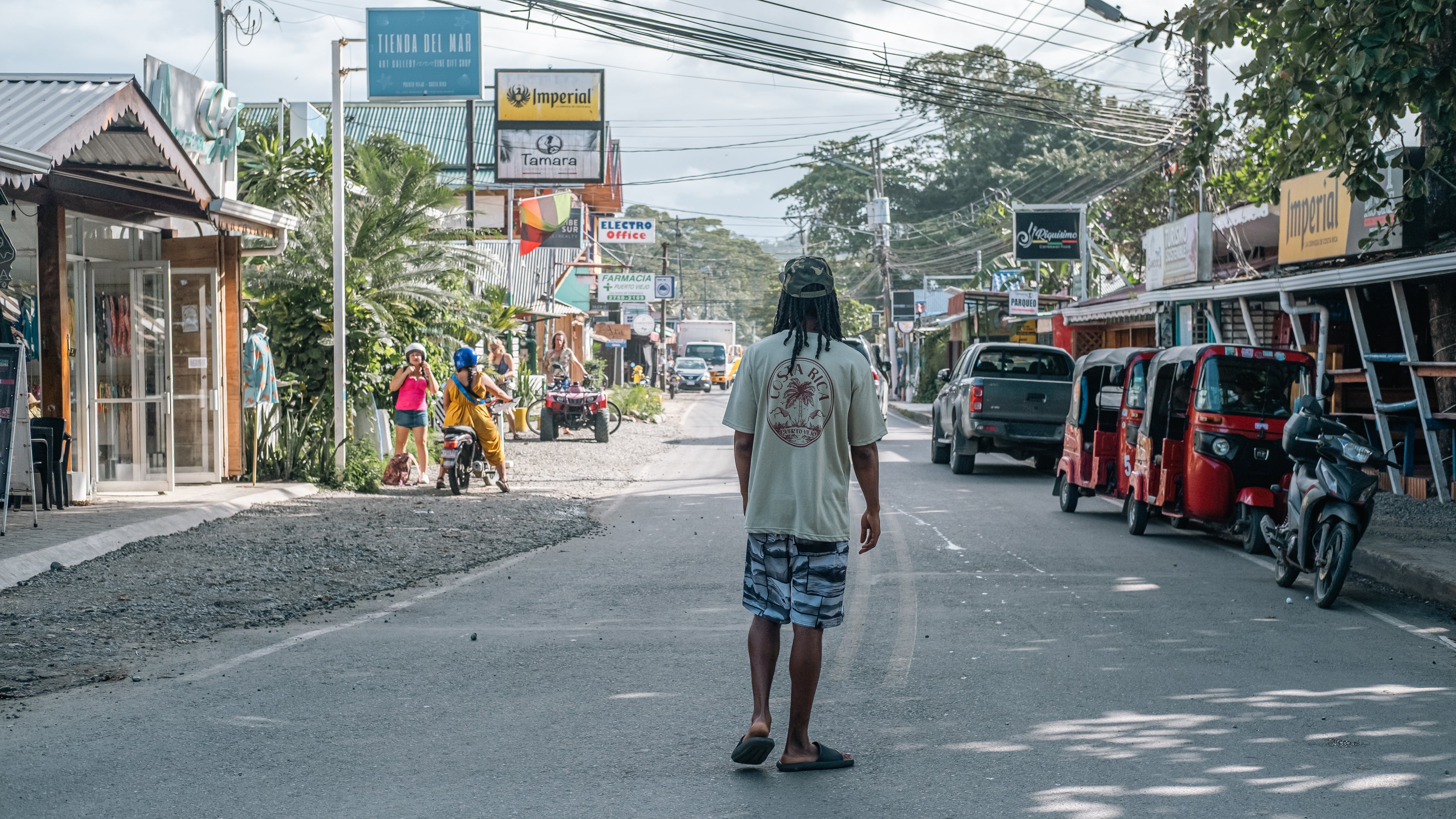 Camisa marca Blue Youth inspirada en el Caribe de Costa Rica
