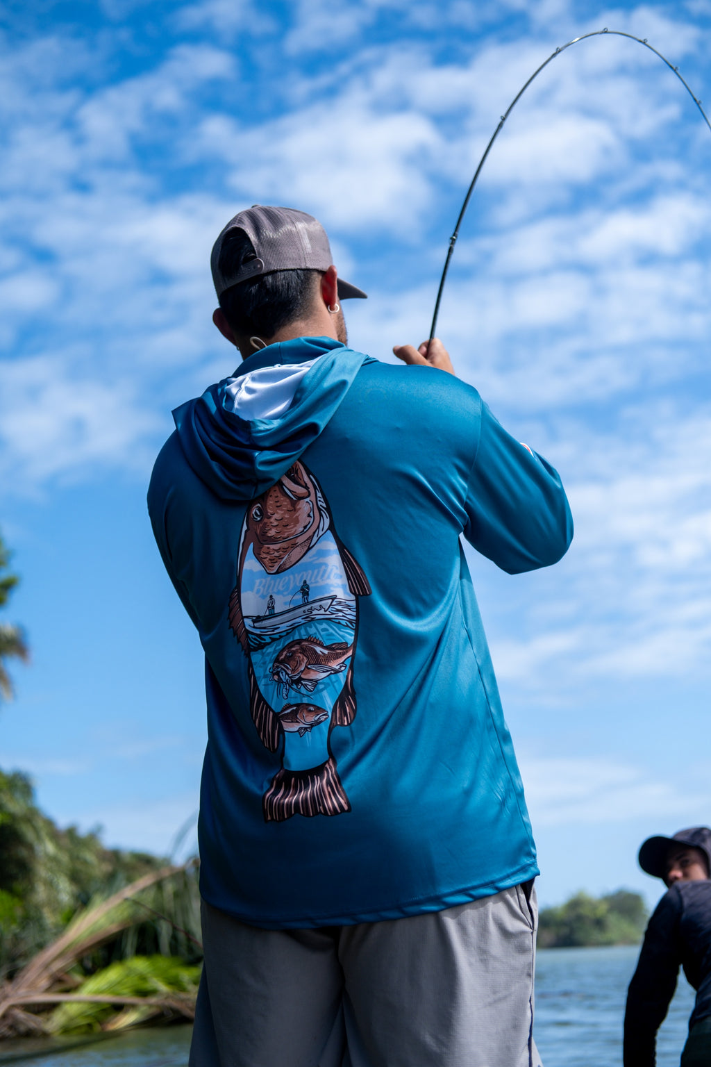 Camisa diseñada en Puerto Viejo para los amantes de la pesca