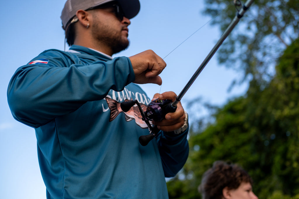 Camisa diseñada en Puerto Viejo para los amantes de la pesca