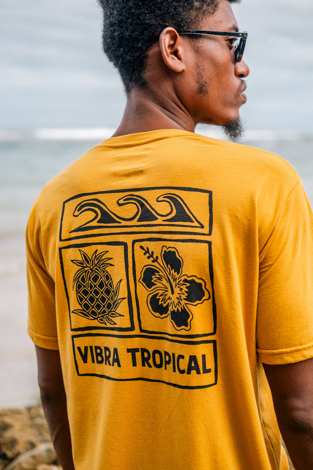 Camiseta de Puerto Viejo Costa Rica, donde la vibra es tropical