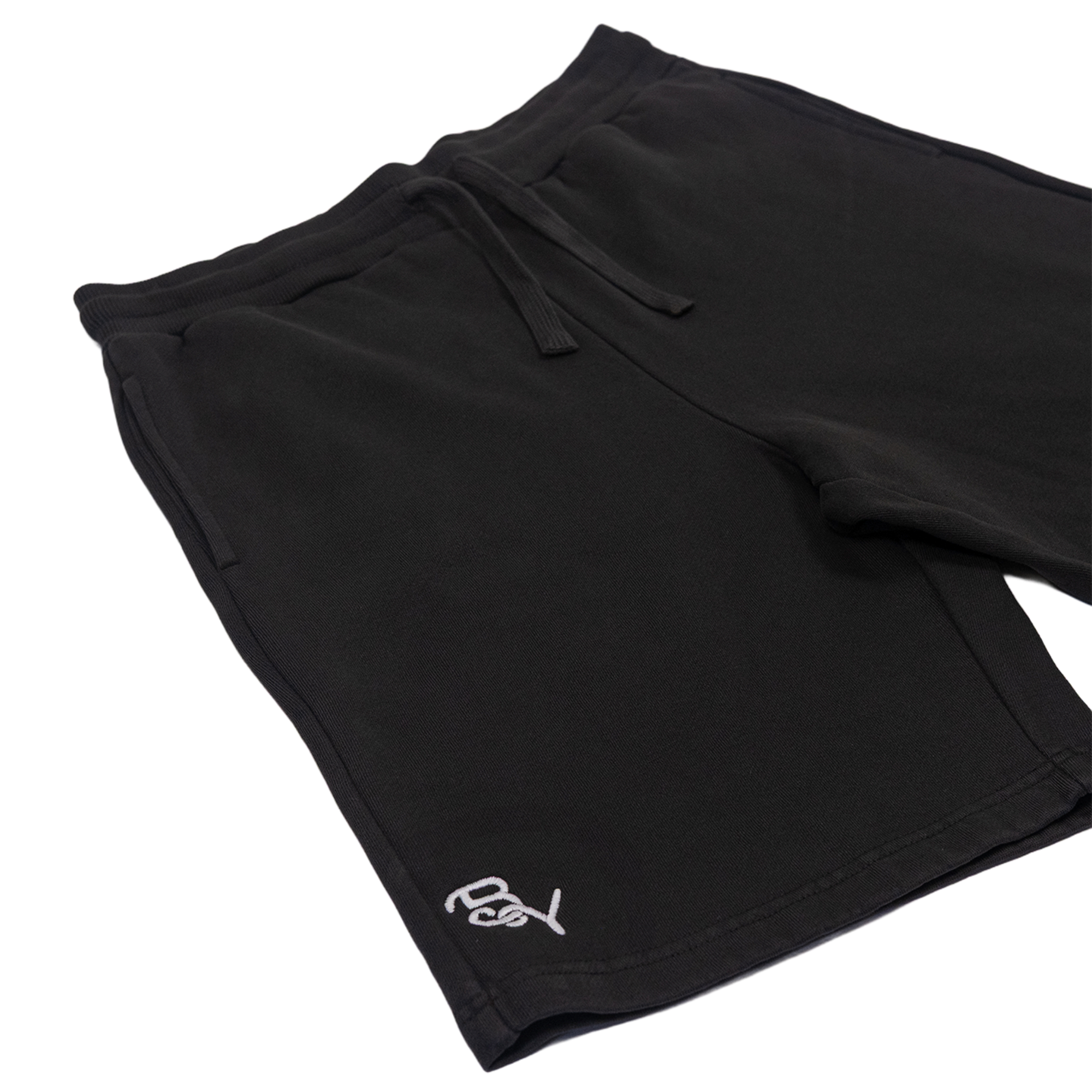 ALT: Short negro BY Basics con logo bordado en blanco y pretina ajustable.